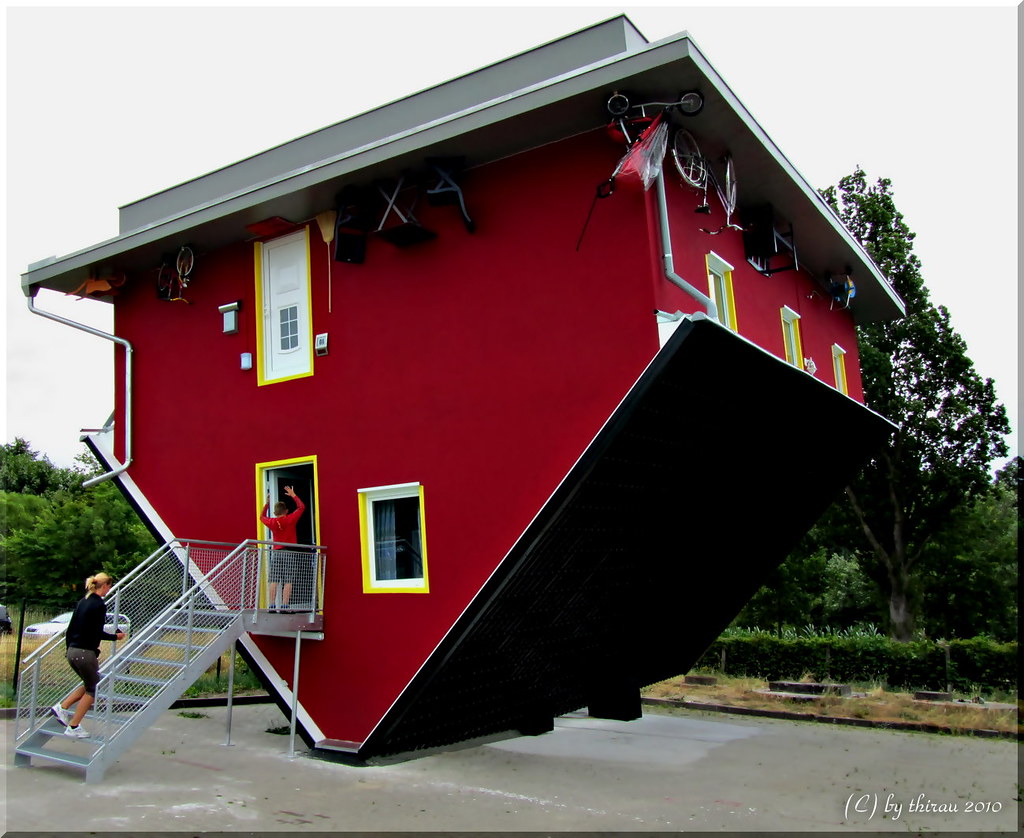 Discover (and save!) your own pins on pinterest. Ein Haus steht kopfÃ¼ber..... | Ein Wohnhaus steht auf dem