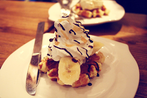 Karakteristik kain waffle · 1. Cream Waffle | Cafe Bene @ Gangnam, Seoul | chibiyumiii | Flickr
