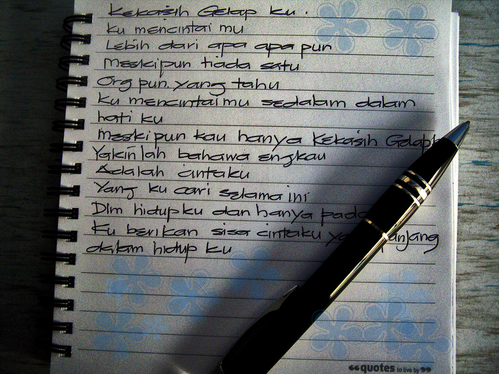 Pada tahun ini pula, tepatnya jumat, 24 agustus 2007, ungu kembali mendapatkan penghargaan untuk kategori 'band ngetop' pada ajang sctv music awards yang diselenggarakan di jcc senayan jakarta. Chord Ungu Kekasih Gelapku : Kekasih Gelapku Pasha Ungu