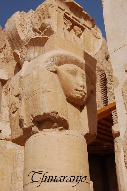 Ramses Ii : Capitel hathÃ³rico ( El Templo de Hatshepsut ) | Foto