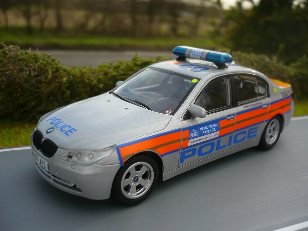Their duties ensure that individuals and businesses are paying the correct amount of taxes on time. Code 3 1/43 BMW 525D Met Police Armed Response Vehicle Mod