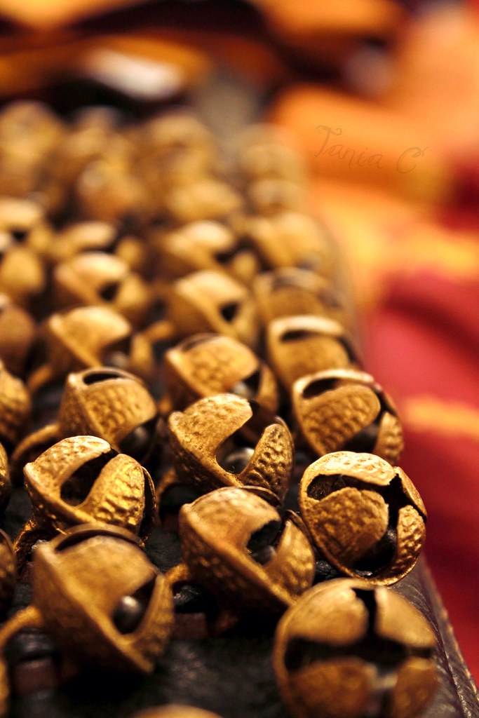 To find out, we spoke to wedding photographer shubham chauhan of artistry photography . Ghungroo/Shalangai | One of the most precious possessions