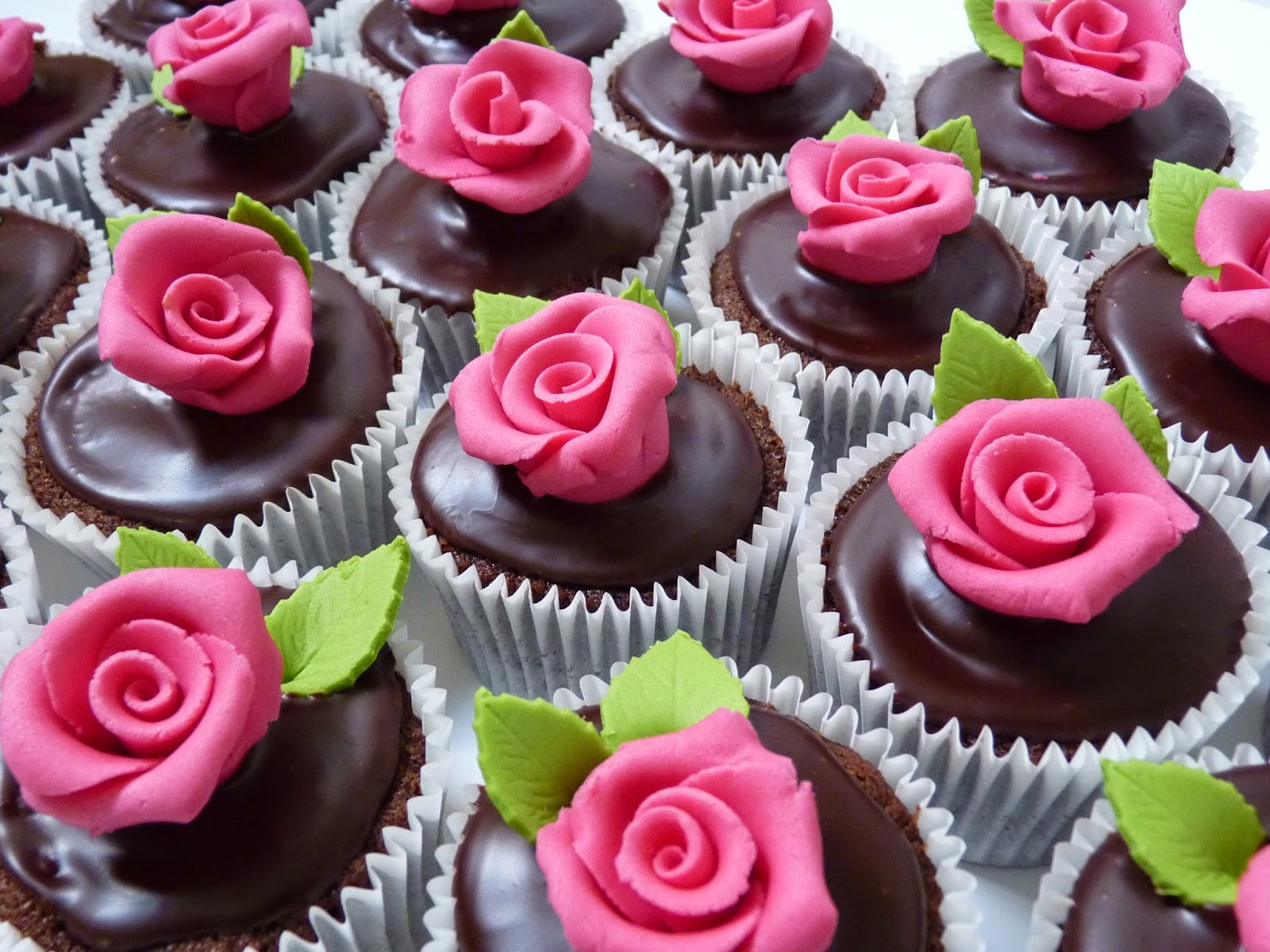 In this article, i go over the best methods for. Chocolate Rose Cupcakes Cakecardcloth
