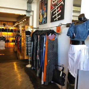 バリ島スミニャックでお買い物 お洒落洋服屋さん Somewhere 紹介 旅行プラン 小さな大砲 バリ島スミニャックでお買い物 お洒落洋服屋さん Somewhere 紹介 旅行プラン 小さな大砲