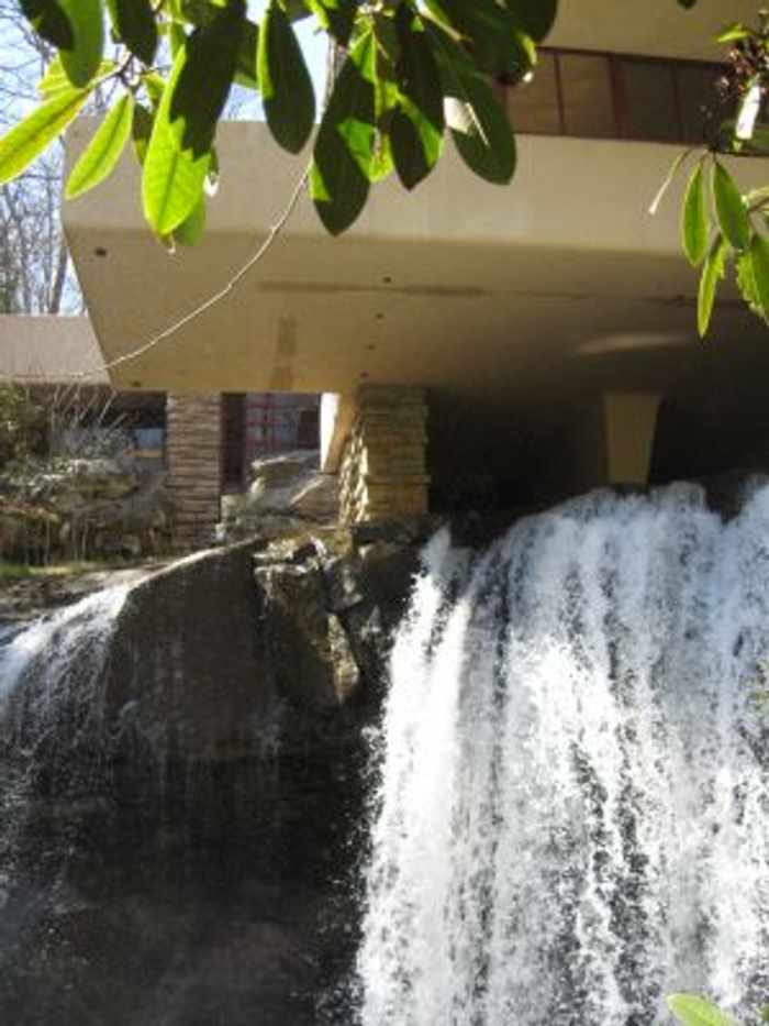 Casa De La Cascada De Frank Lloyd Wright