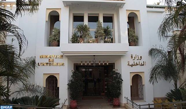 لفتيت يصادق على زيادة 7000 درهم في رواتب القياد ورجال الإدارة الترابية
