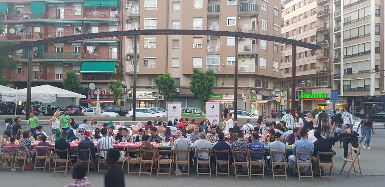 إفطاررمضان فرصة لمراجعة الذات وبناء العمل الجماعي