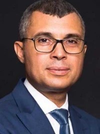 سمير شوقي وكيلاً للائحة العدالة والتنمية بمقاطعة الحي الحسني&hellip; مسار مهني يجمع بين المال والإعلام