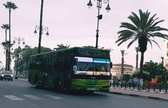 حافلات إضافية وتوقيت مبكر لإنهاء معاناة الطلبة بسطات