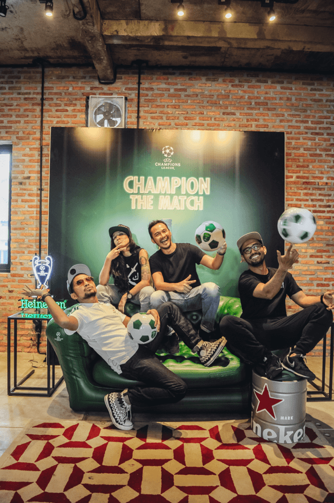 Daftar kata gaul dalam bahasa slang yang digunakan warganet di media sosial beserta artinya. 10 Alasan Kenapa Cowok Yang Hobi Nobar Lebih Oke Daripada Mereka Yang Cuma Pacaran