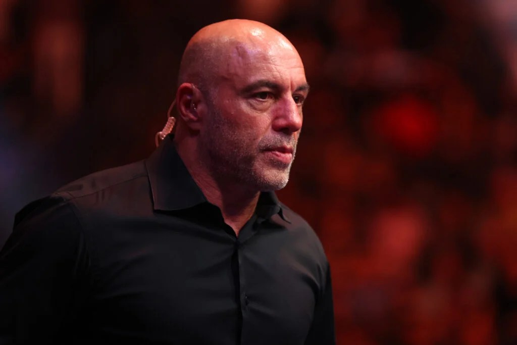 Joe Rogan Says Warren Buffett, George Soros Are ‘Not As Good As’ Nancy Pelosi’s Husband In Stock Trading, Thinks Politicians ‘Know Something’