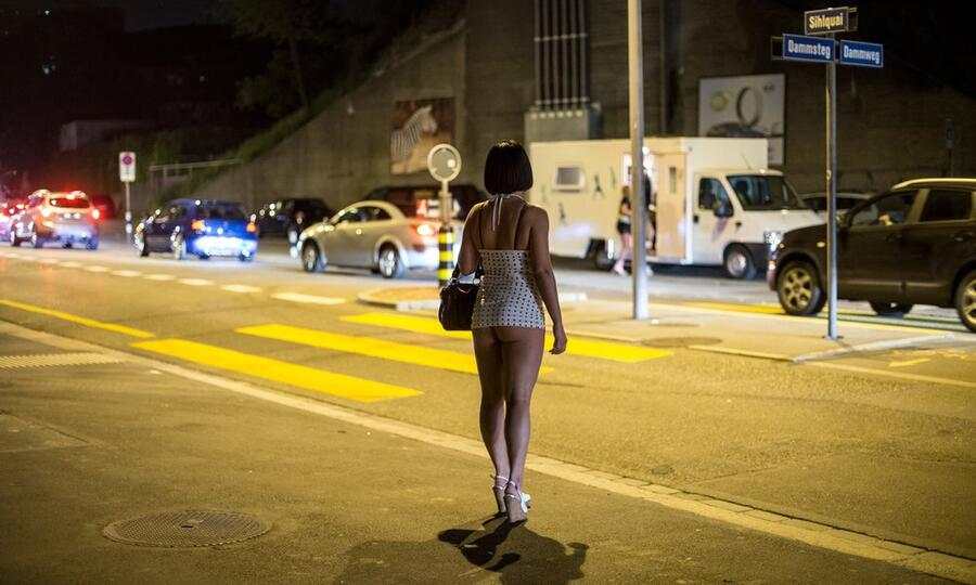 Für alleinstehende stellt die aktuelle situation eine besondere herausforderung dar. Ungarische Roma: Mama verkauft sich in ZÃ¼rich - Beobachter