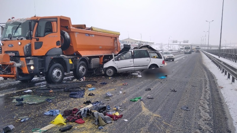 Replica scurtă a lui iohannis pentru susținătorii lui orban. Foto 3 Persoane Au Decedat Intr Un Accident Produs Pe A1 SebeÈ Sibiu Un Autoturism Èi Un Utilaj De DeszÄpezire S Au Lovit In Trafic