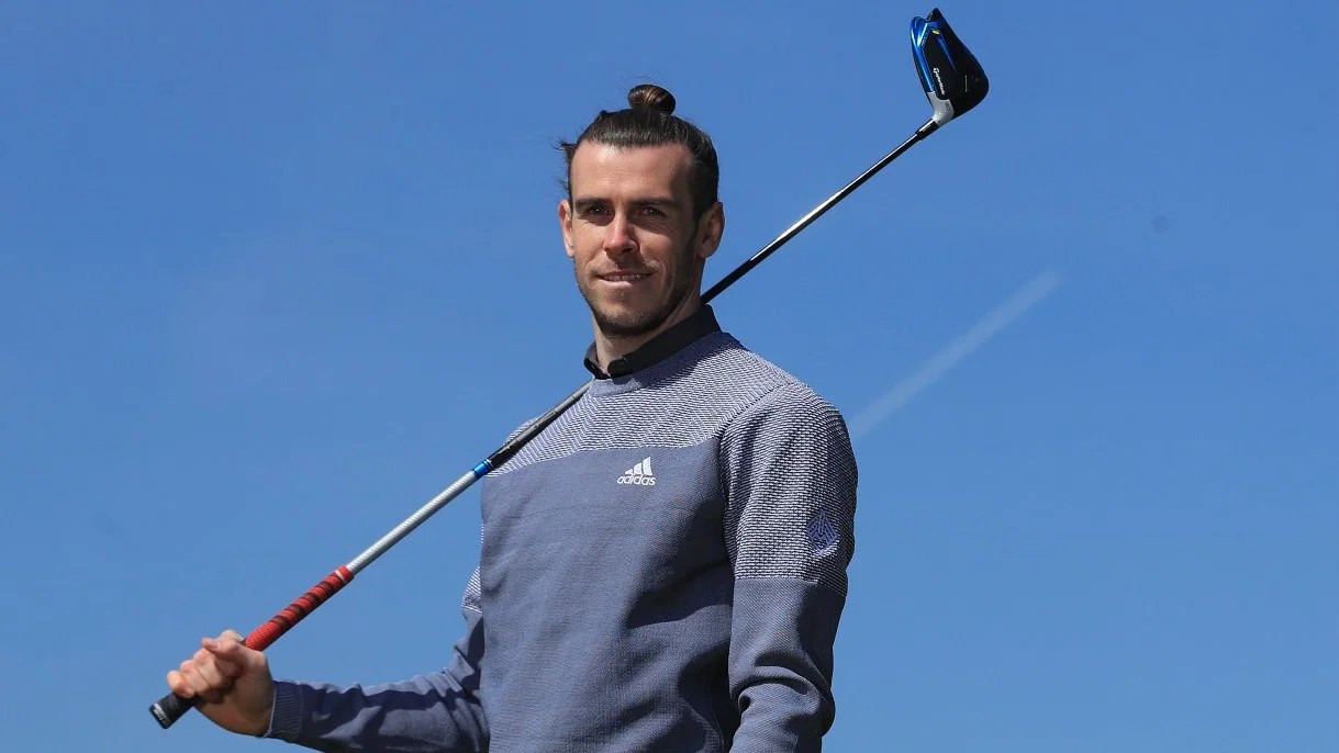 Gareth bale golf training during quarantine golf train with golf ball. Gareth Bale To Open Golf Course In A Nightclub In Wales Golfmagic