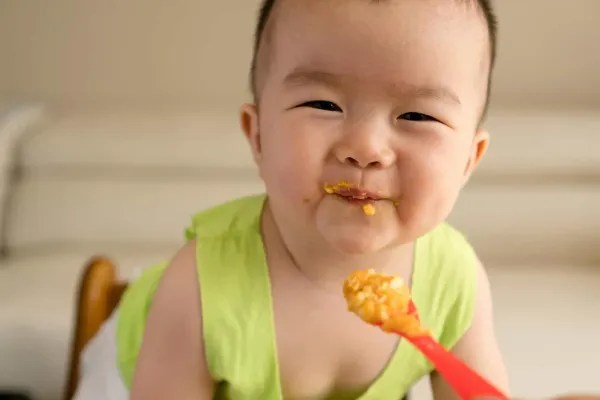 Bayi bisa mengalami sembelit akibat terlalu banyak mengonsumsi makanan padat, salah satunya sereal beras. Makanan Penyebab Sembelit Pada Bayi Yang Perlu Diawasi Asupannya