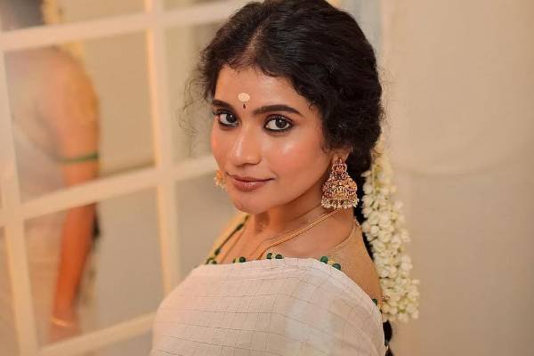 கோமாவில் இருந்த பிரபல சீரியல் நடிகையின் தற்போதைய நிலை… இப்படி ஆகிடுச்சா? கோமாவில் இருந்த பிரபல சீரியல் நடிகையின் தற்போதைய நிலை… இப்படி ஆகிடுச்சா?