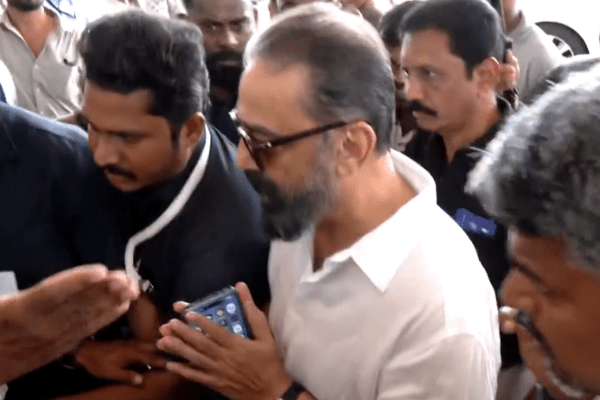 கரூரில் இறந்தவர்கள் வீட்டுக்கு சென்ற கமல்.. கொடுத்த நிதி உதவி! எவ்வளவு பாருங்க கரூரில் இறந்தவர்கள் வீட்டுக்கு சென்ற கமல்.. கொடுத்த நிதி உதவி! எவ்வளவு பாருங்க