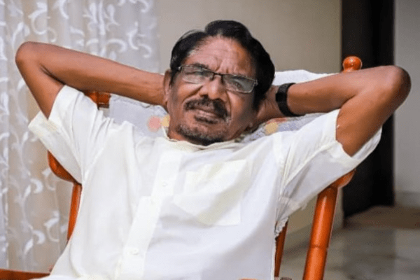 இயக்குநர் பாரதிராஜாவின் மனைவியை பார்த்துள்ளீர்களா..? திருமண புகைப்படம் இதோ இயக்குநர் பாரதிராஜாவின் மனைவியை பார்த்துள்ளீர்களா..? திருமண புகைப்படம் இதோ