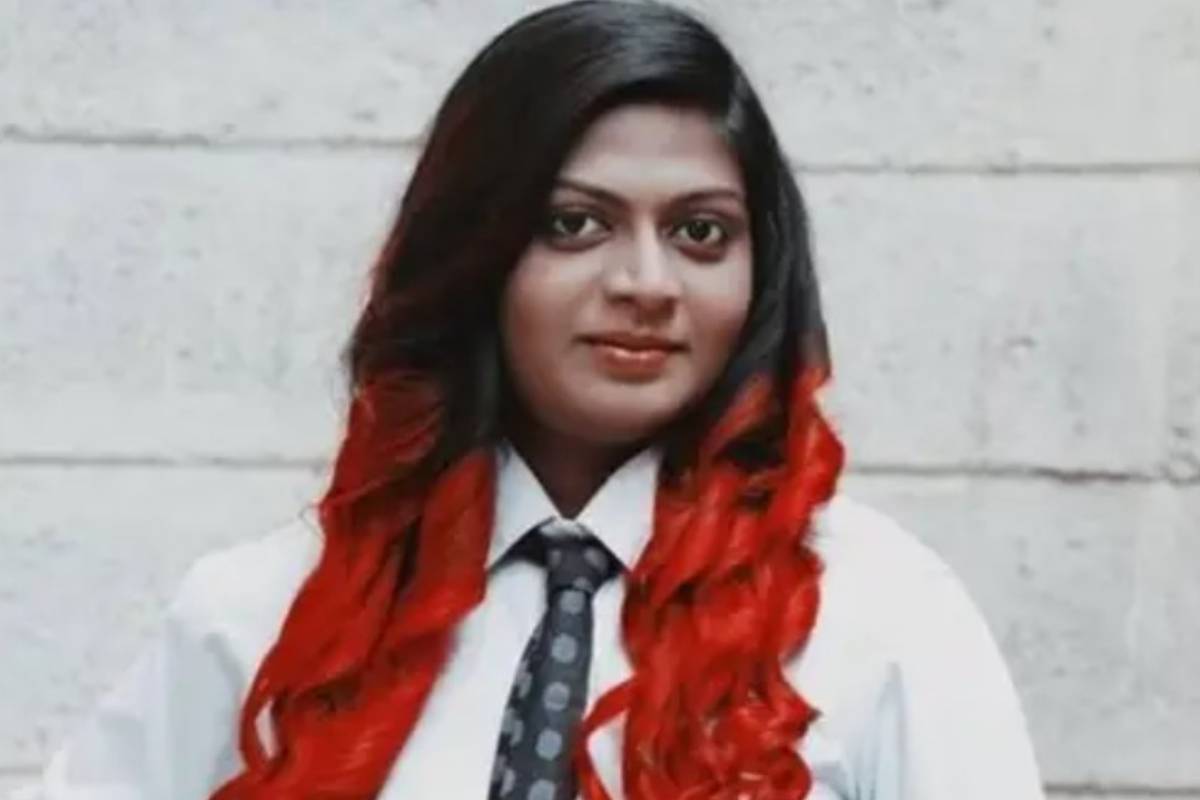 தனத காதலரை அறிமுகப்படுத்திய பிக்பாஸ் புகழ் பாடகி இசைவாணி… ஜோடியின் போட்டோ தனத காதலரை அறிமுகப்படுத்திய பிக்பாஸ் புகழ் பாடகி இசைவாணி… ஜோடியின் போட்டோ