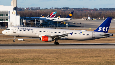 Soziales projekt bei der kbf in mössingen. Oy Kbf Airbus A321 232 Sas Flightradar24