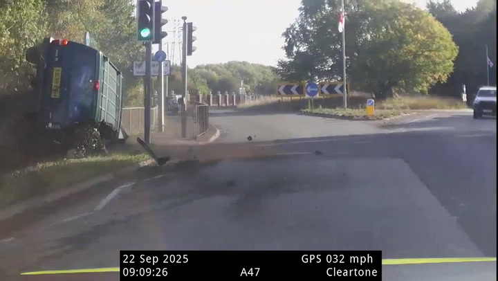 Paedophile crashes after driving into oncoming traffic to evade police | News