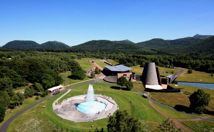 Vulcania parc auvergne ours saint volcanisme attractions européen volcans les volcan attend quelques vous ce tarifs vue téléphone site How to make a flower pot in mc