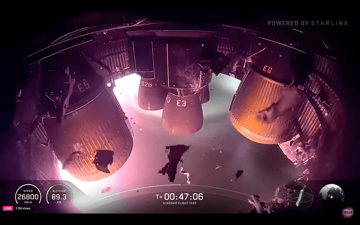 Una vista del daño a la falda de popa del envío de vuelo 10 de la nave espacial de SpaceX durante el reingreso.
