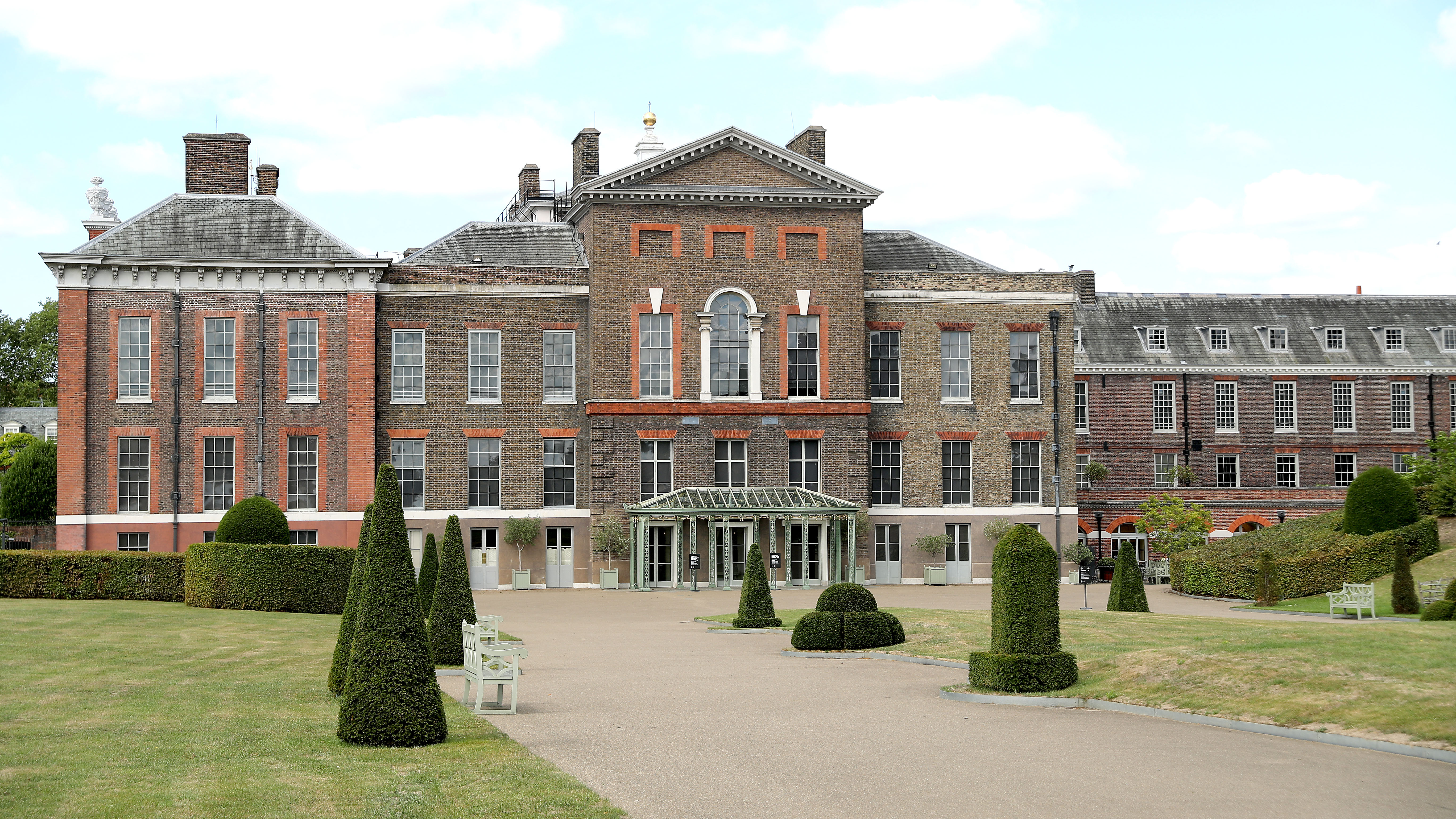 The café sells a range of hot drinks, refreshments, sandwiches, cakes and ice. Kensington Palace Who Lives There And What S It Like Inside Woman Home