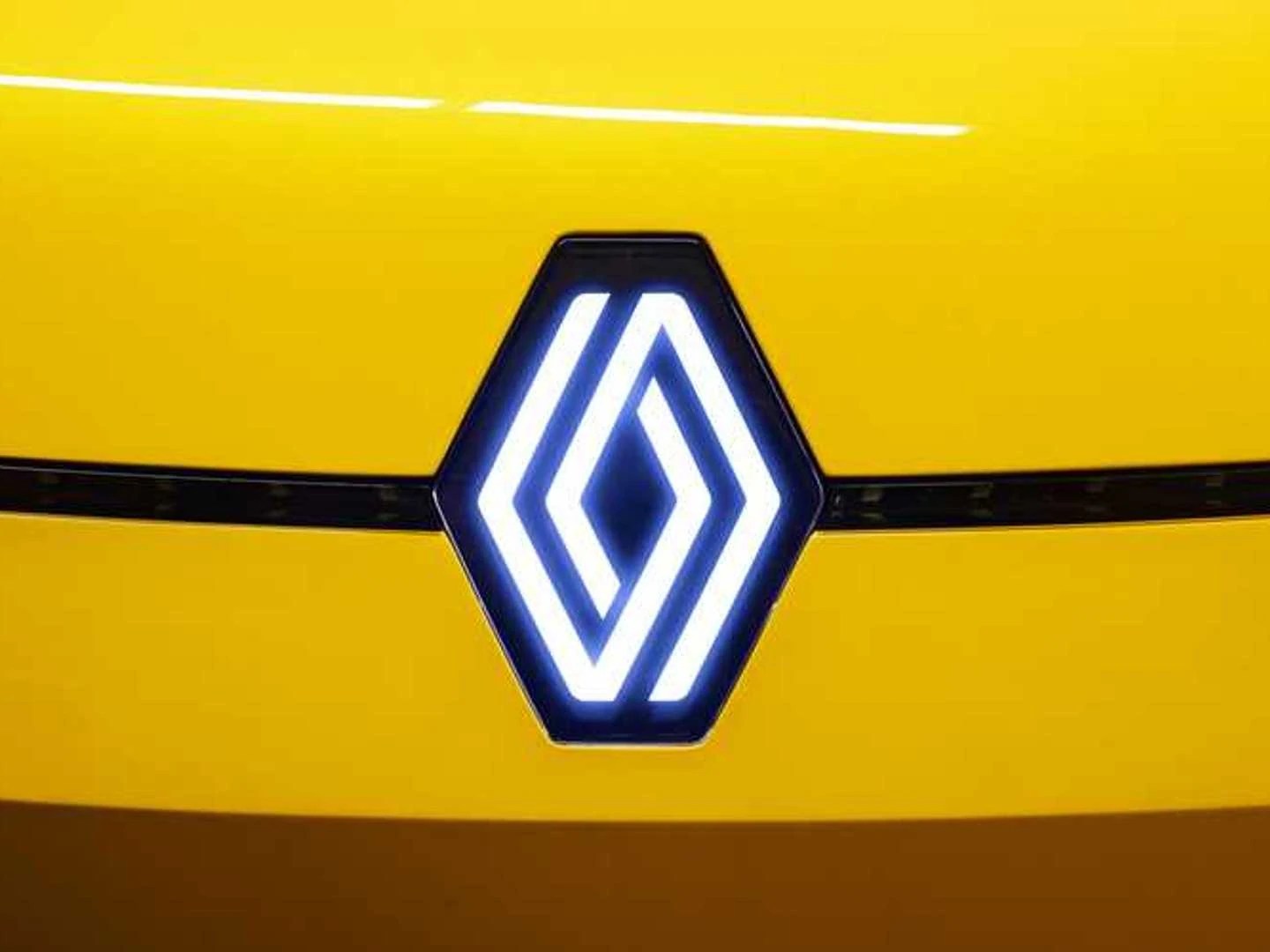 Renault Is The Next Automaker To Change Its Logo Starting 2022