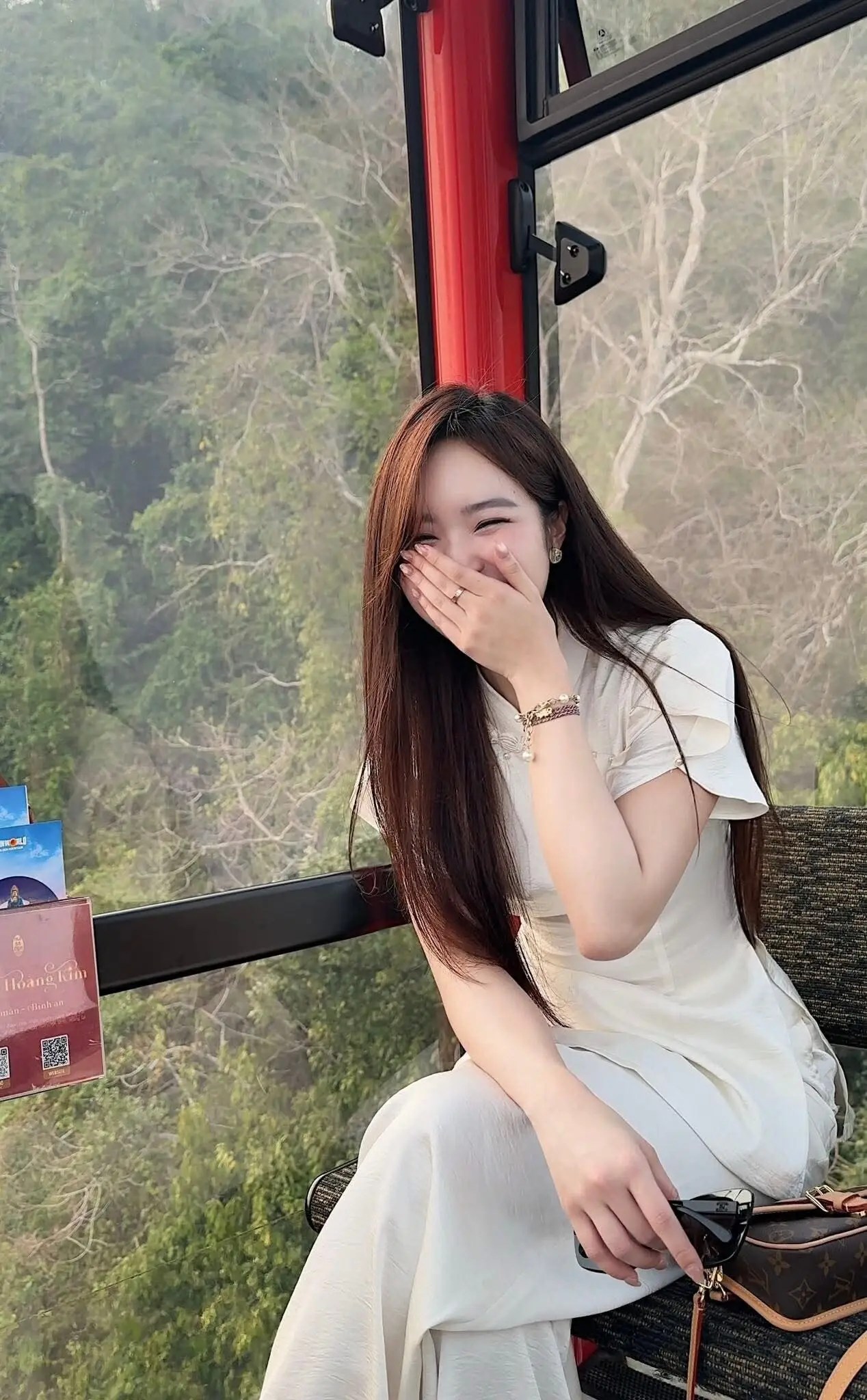 Tran Ha Linh khoe body sexy