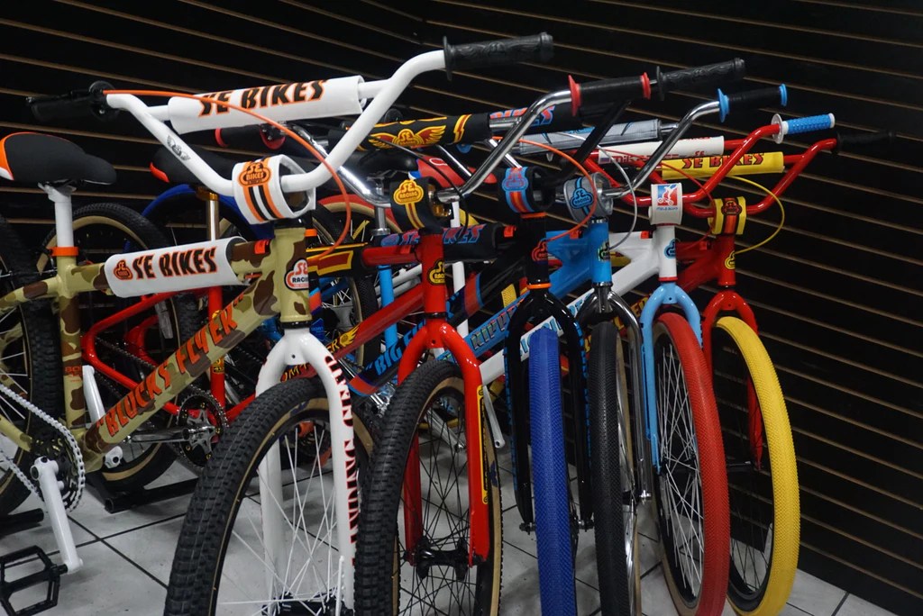 It's a testament to what a man and a welder can produce. SE Bikes Big flyer & Big Ripper 10% off SALE! || Mr Bike