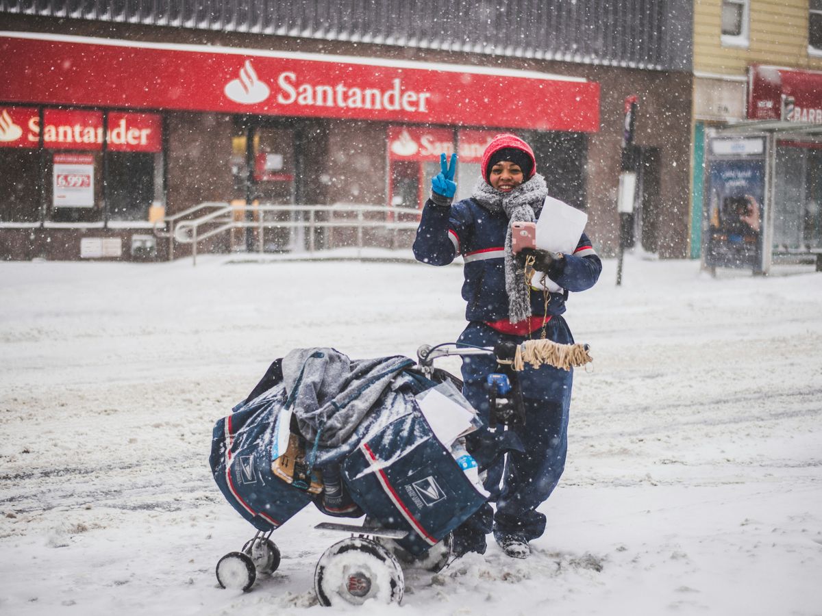 Lost in the Mail? What You Need to Know About Weekend Deliveries
