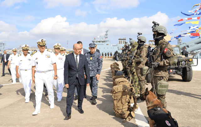 وزير الدفاع يعاين تحضيرات جيش البحر للمشاركة ضمن البعثات الأممية