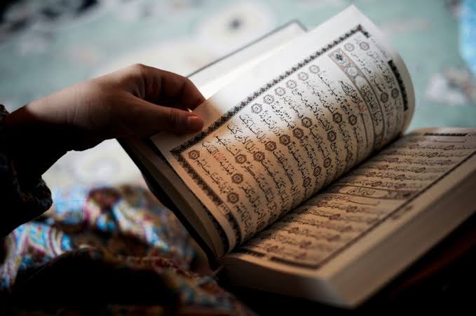 كيف تنظم قراءة القرآن في رمضان: ختمة كاملة بطريقة سهلة وميسرة..