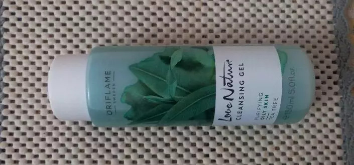 Oriflame Love Nature Tea Tree Cleansing Gel Reviews, Ingredients, Benefits,  How To Use, Price