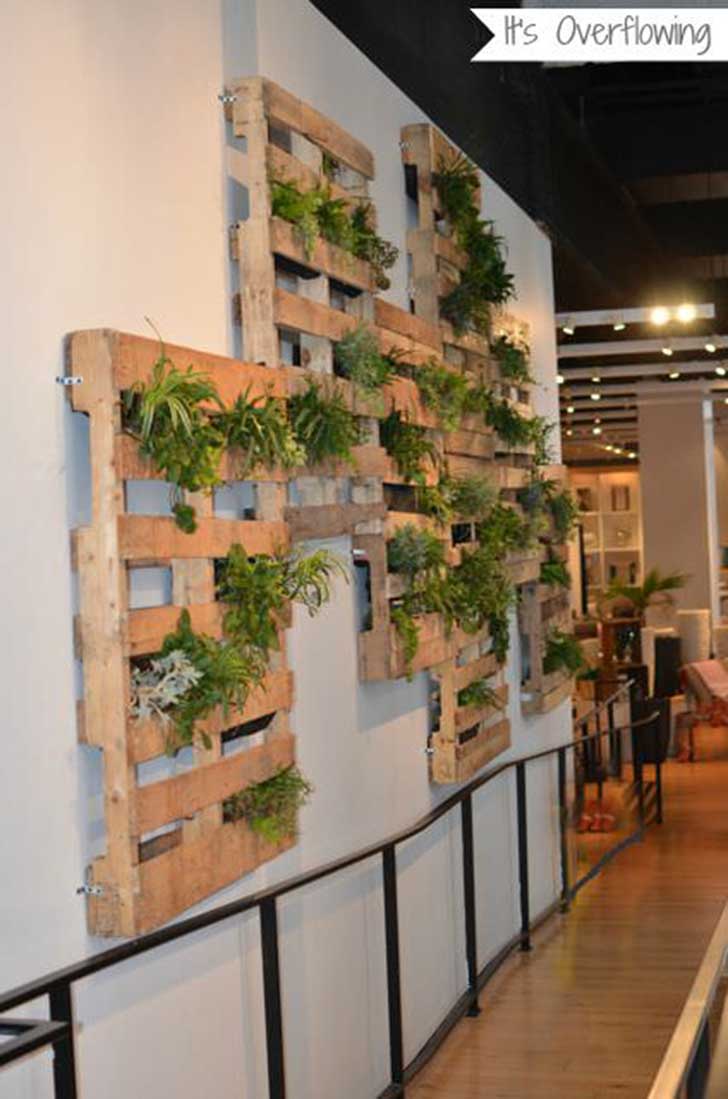 Decoracion Con Plantas Artificiales En La Pared : 17 Ideas geniales para tener jardines verticales en ...