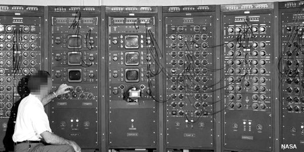 Robert noyce invented the first monolithic integrated circuit in 1959. History Of Computers From The Abacus To The Iphone