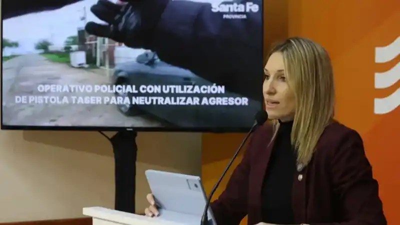 Un hombre amenazó a policías con un arma blanca y fue reducido con una Taser en Santa Fe