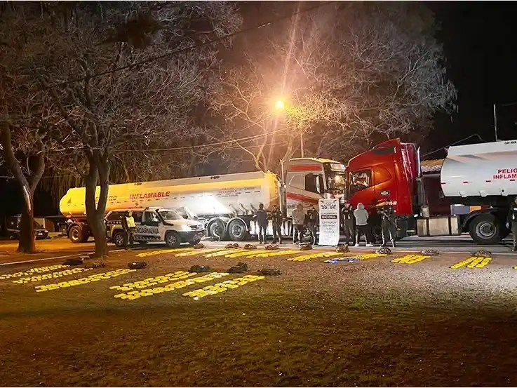 Imputaron a dos camioneros y un acompañante por transportar 388 kilos de cocaína ocultos en la ruta nacional 34