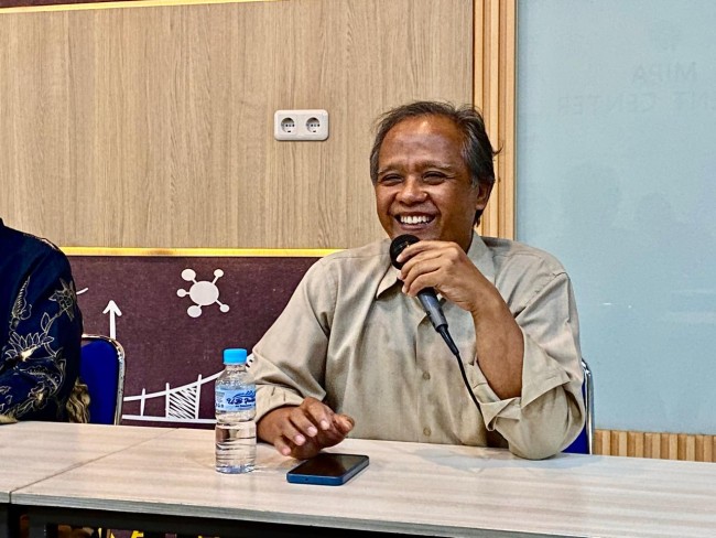 Mengatur Warna dan Daya Laser dari Tingkat Atom, Gubes FSTeM Kembangkan Material Kuantum untuk Teknologi Masa Depan
