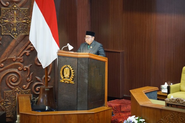 Banggar DPRD Jatim Bongkar Anomali APBD 2025: Retribusi Melejit, Serapan Jalan-Irigasi Rendah