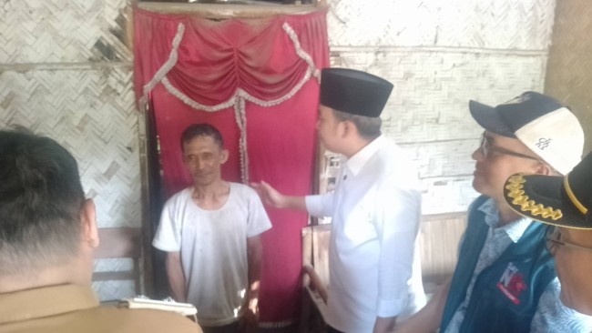 Respons Laporan Warga di Kanal Wadul Gus'e, Bupati Jember Tinjau Rumah Bambu Milik Warga Jenggawah untuk Dibedah