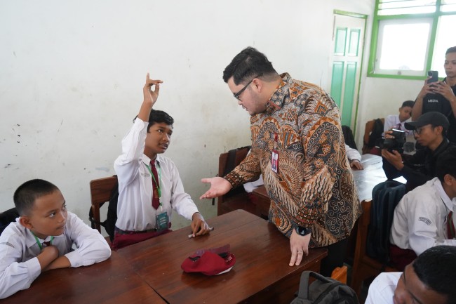 Sapa Murid Baru di Hari Pertama MPLS, Mas Dhito Tekankan Stop Bullying