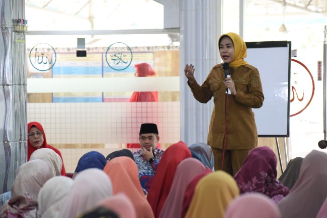 Hadiri Pengajian, Wabup Mimik Ajak Masyarakat Perangi HIV/AIDS, Narkoba, dan Miras demi Selamatkan Generasi Muda