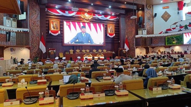 Pimpin Paripurna Istimewa, Ketua DPRD Jatim: Pembangunan Harus Dirasakan Merata Seluruh Rakyat