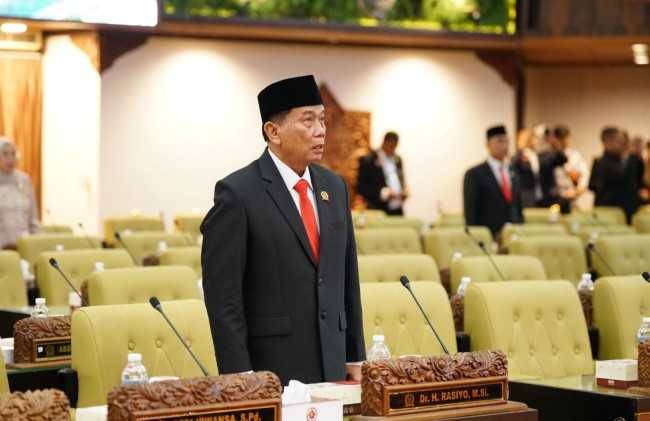 Banggar DPRD Jatim Minta Pemprov Tuntaskan Tunggakan TPG THR dan Gaji ke-13 Guru
