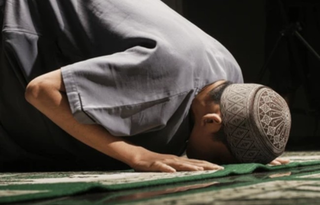 Cara Sujud Sahwi yang Benar, Ini Bacaan dan Waktu Pelaksanaannya