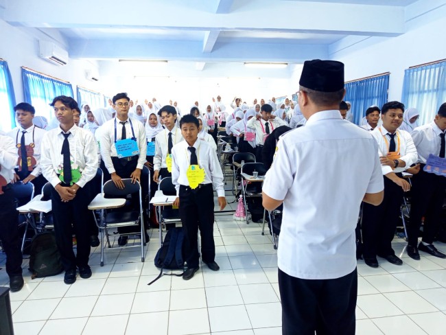 Lewat Adhra Dharma, Bakesbangpol Jember Bekali Mahasiswa dengan Wawasan Kebangsaan dan Bela Negara