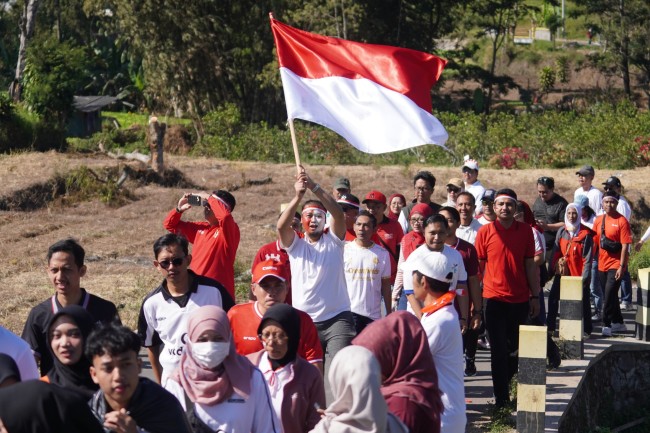 Jalan Sehat Pemkot Batu Dikemas dengan Aksi Sosial Pungut Sampah dan Galang Dana untuk Korban Gempa NTT