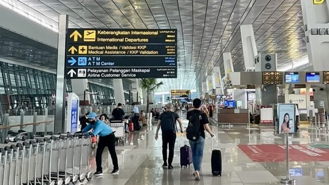 Abu Vulkanik Anak Krakatau Ganggu Penerbangan, 3 Bandara Tutup hingga Siang